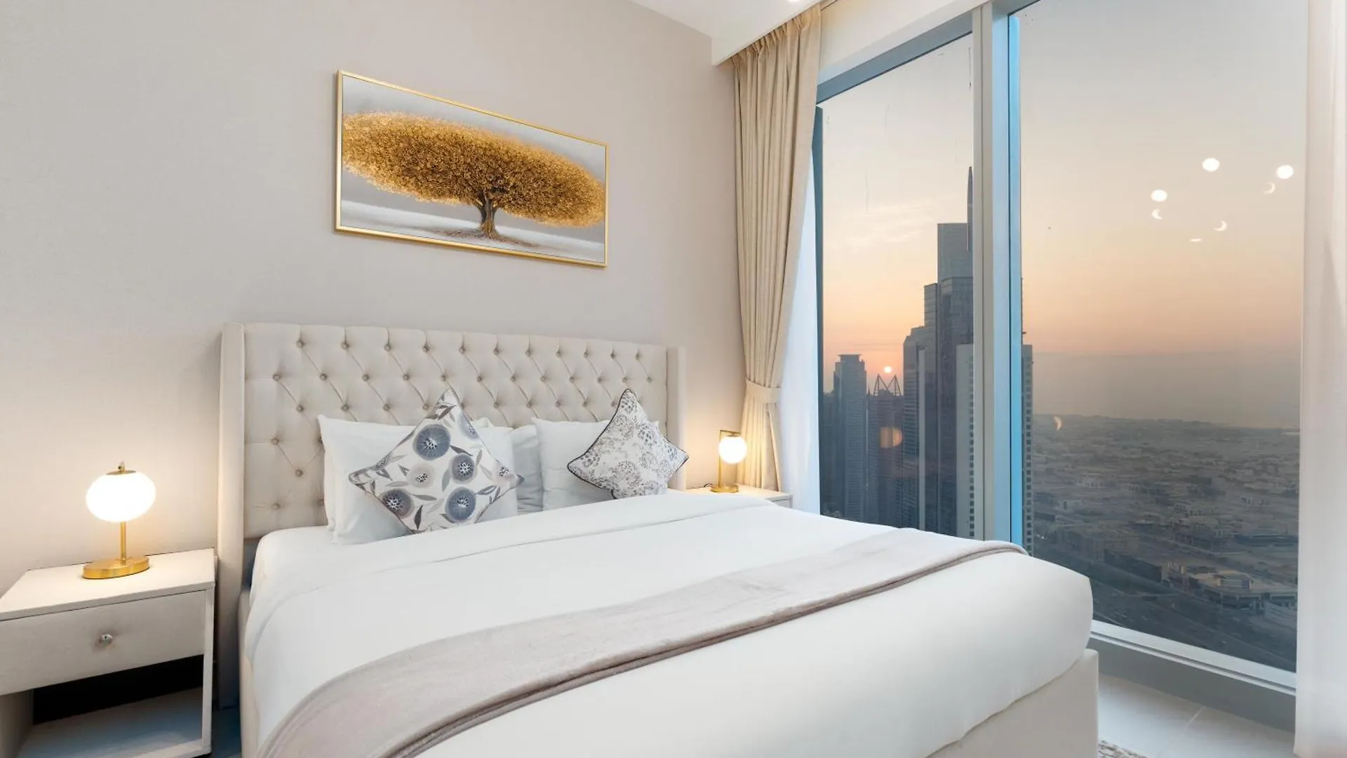 Ultimate Stay / 2 Bedrooms / Sea Views / Downtown Дубай